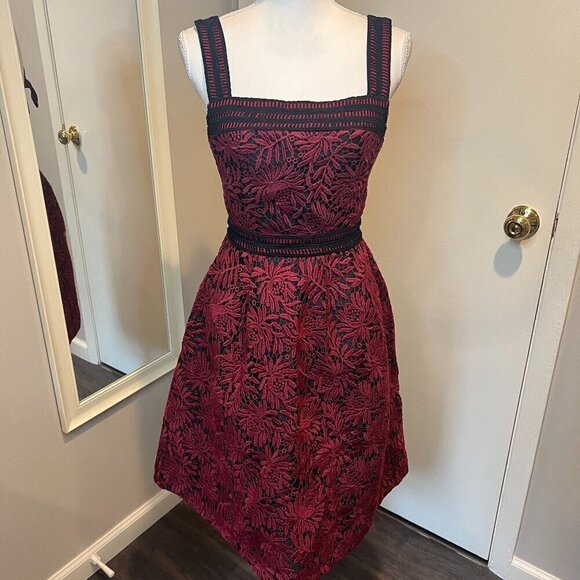 Few Moda New York Red embroidered Open Back Cocktail Dress, Size Small - Picture 1 of 16